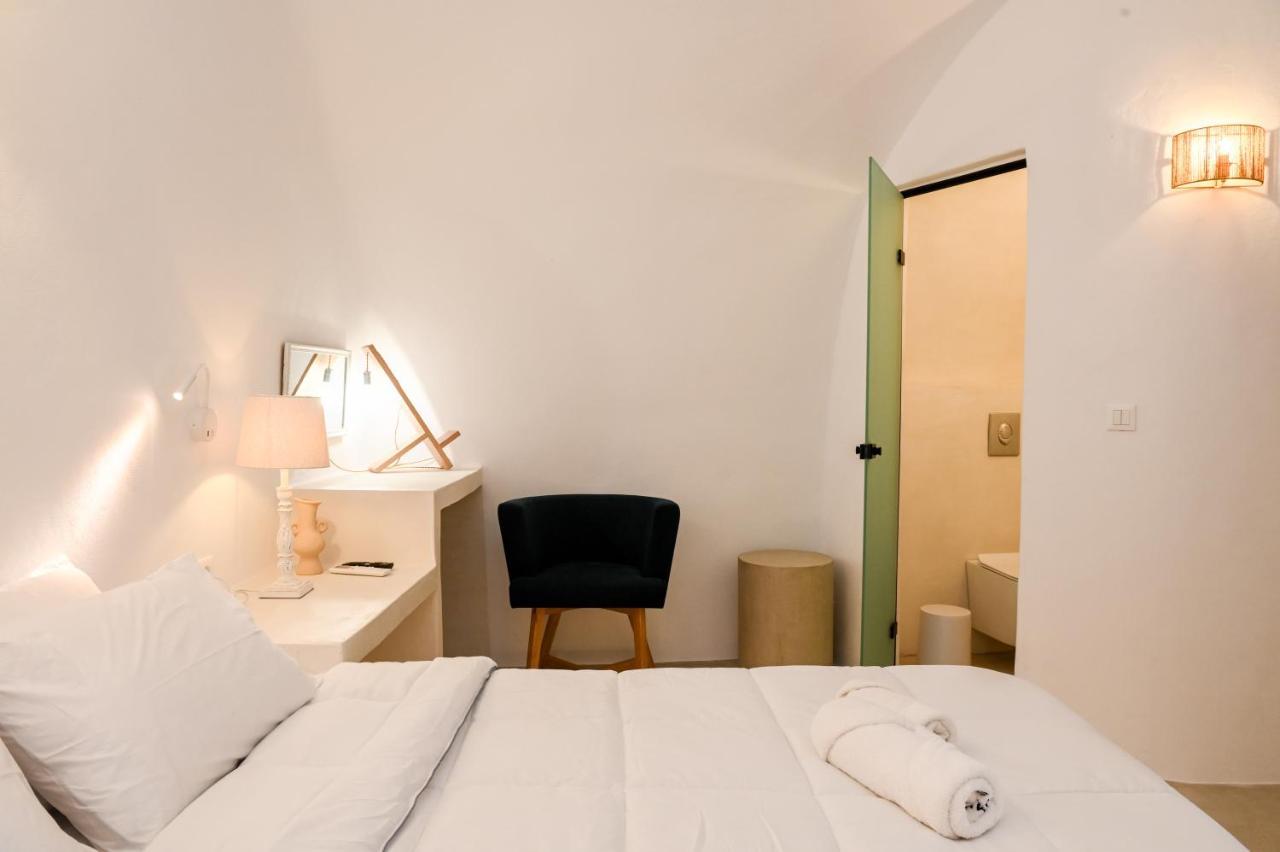 Three Bells Suites ฟิรอสเตฟานี ภายนอก รูปภาพ