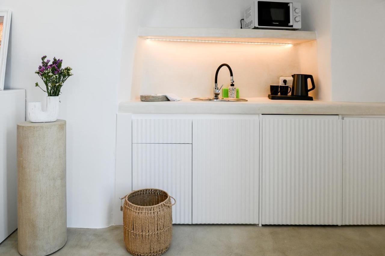 Three Bells Suites ฟิรอสเตฟานี ภายนอก รูปภาพ