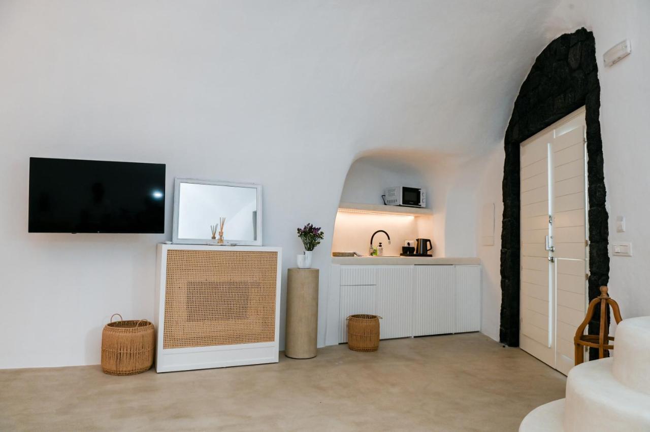 Three Bells Suites ฟิรอสเตฟานี ภายนอก รูปภาพ